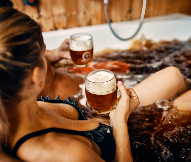 Entspannen Sie sich in einem Bier-Spa